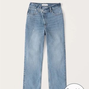Women's
Ultra High Rise 90s Straight Jean